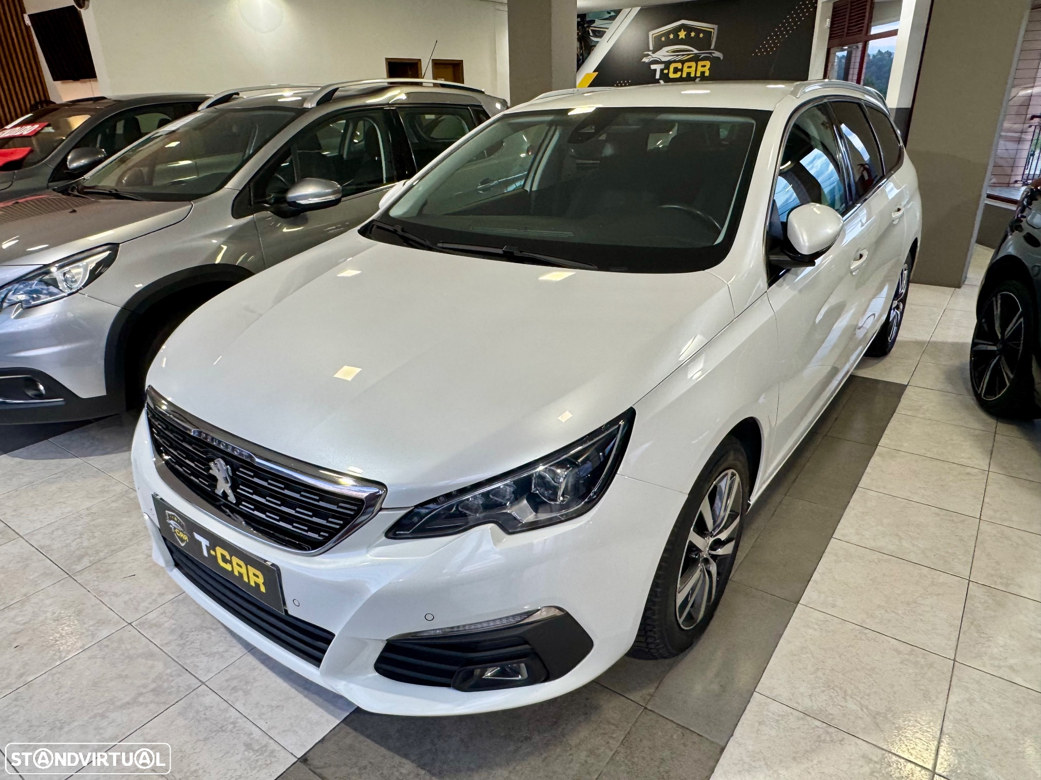 Peugeot 308 SW PureTech 130 GPF EAT8 Stop & Start Allure - 25