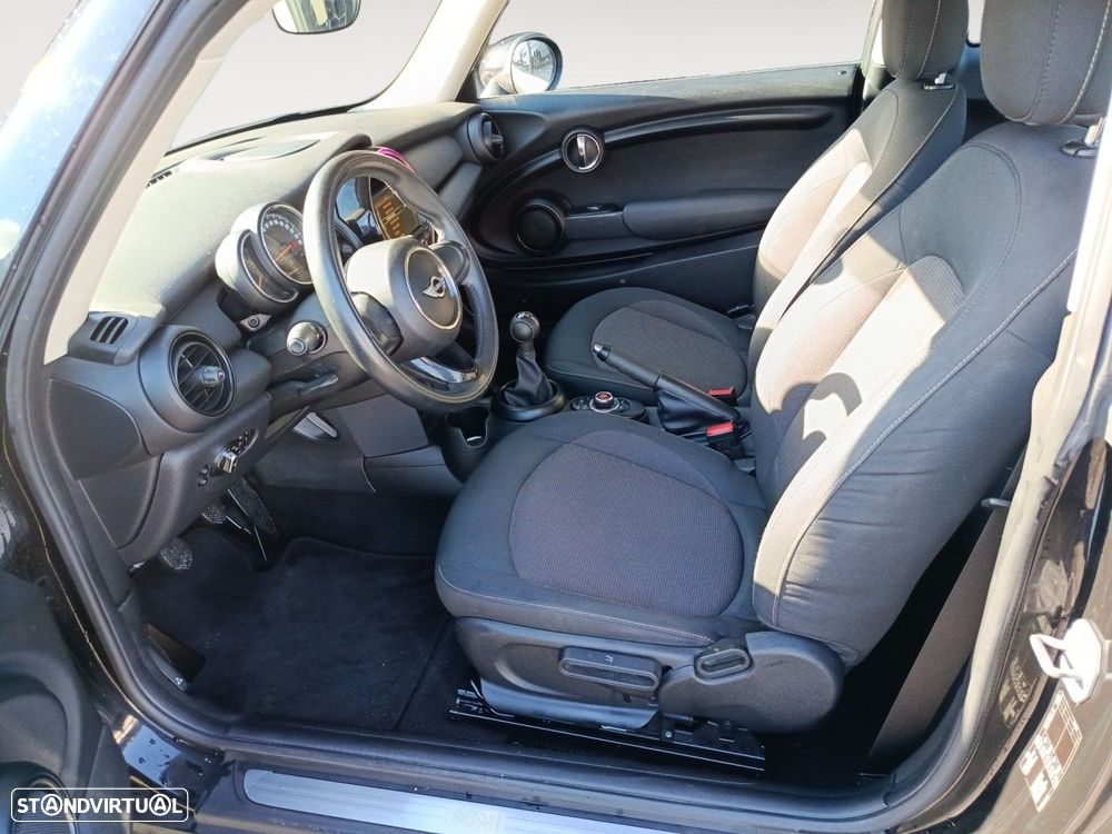 MINI 3 Portas One D - 9