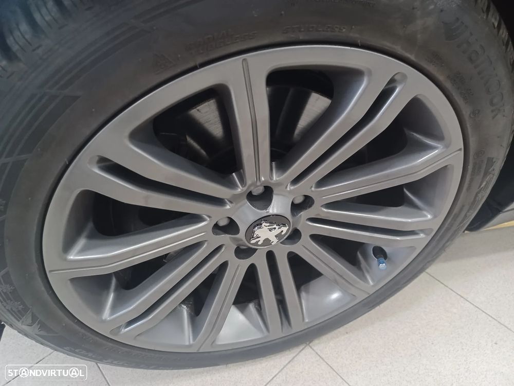 Peugeot RCZ 1.6 200 THP - 32