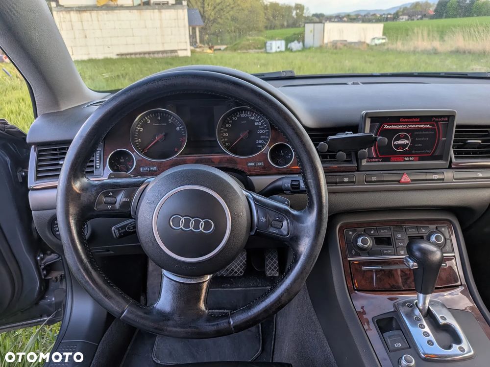Audi A8 4.2 Quattro - 10