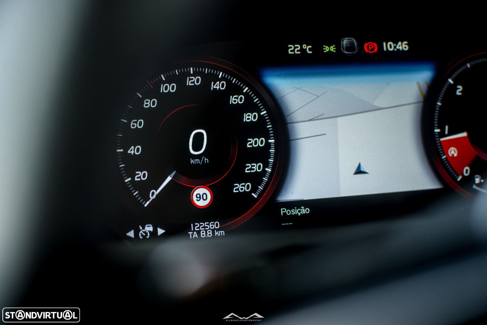Volvo XC 90 2.0 D4 R-Design - 24