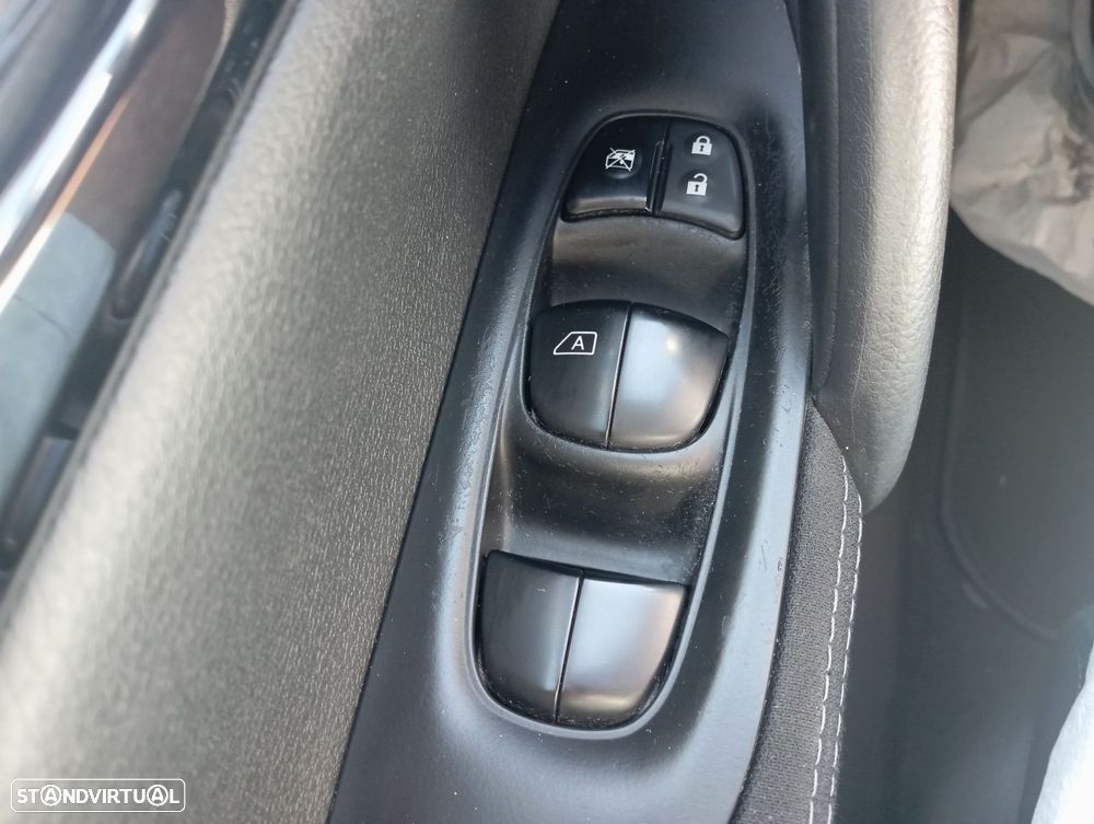 Nissan Qashqai 1.5 dCi N-Connecta 18 - 14