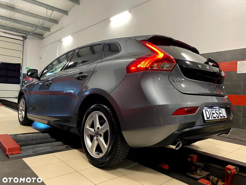 Volvo V40 D3 Summum - 8