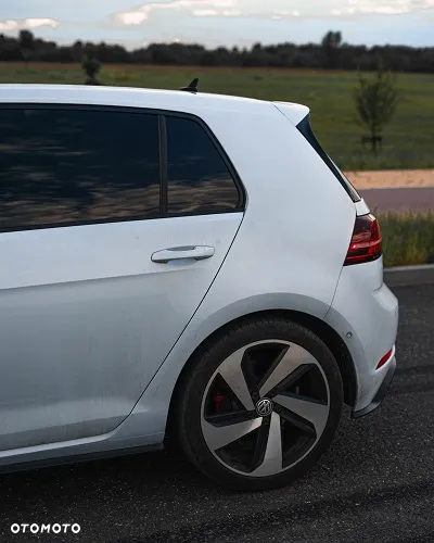 Volkswagen Golf - 5