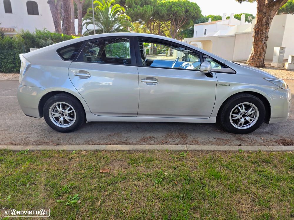 Toyota Prius 1.8 - 7