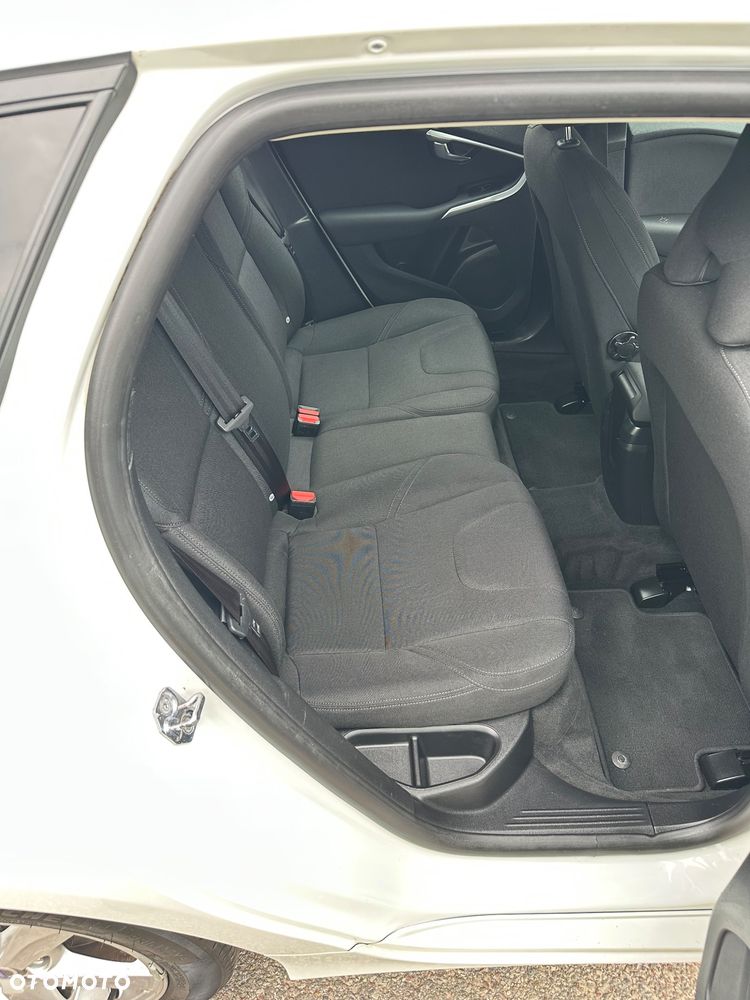 Volvo V40 T2 - 28