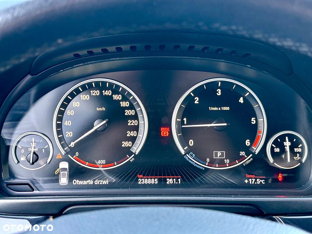 BMW Seria 5 525d xDrive Sport-Aut - 26