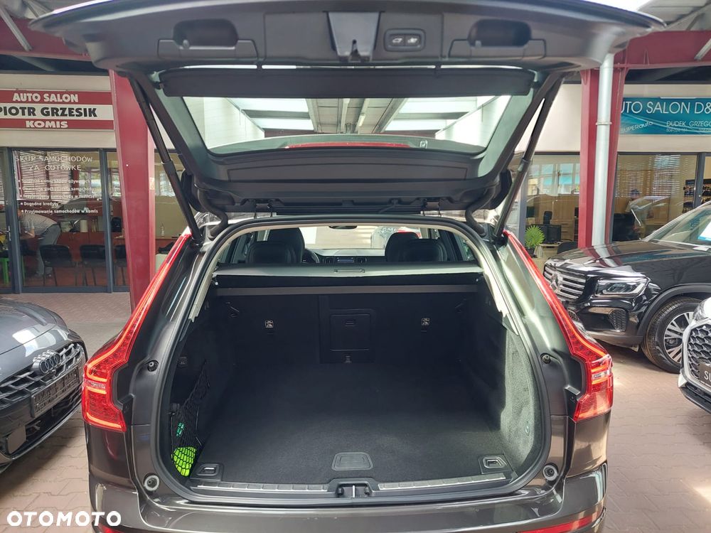Volvo XC 60 B4 D AWD Momentum - 26