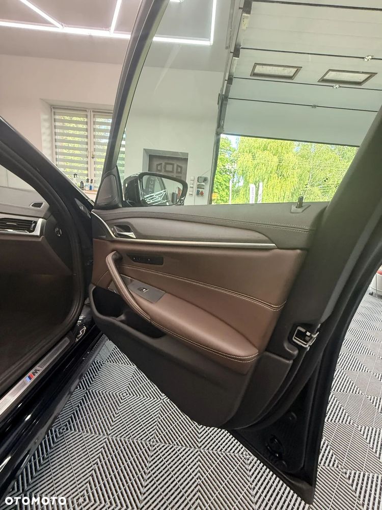 BMW Seria 5 530d xDrive mHEV M Sport sport - 24