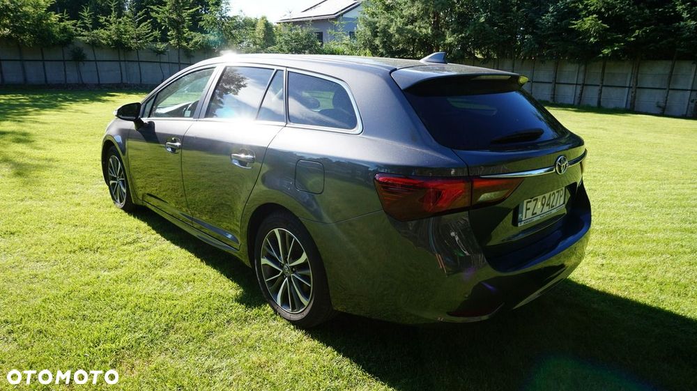 Toyota Avensis - 7