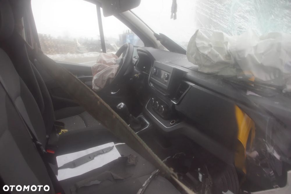 Auto na części - Renault Trafic III Lift 2.0 DCI 150 KM M9R714 TENPF 2023R Silnik Skrzynia Drzwi Błotnik Zderzak Lusterko Szyba Lampa Klamka Deska Kokpit Sterownik Moduł Czujnik Licznik Panel Kierownica - 15