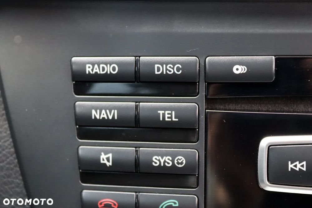 Mercedes-Benz Klasa C 180 BlueEFFICIENCY 7G-TRONIC Avantgarde - 26