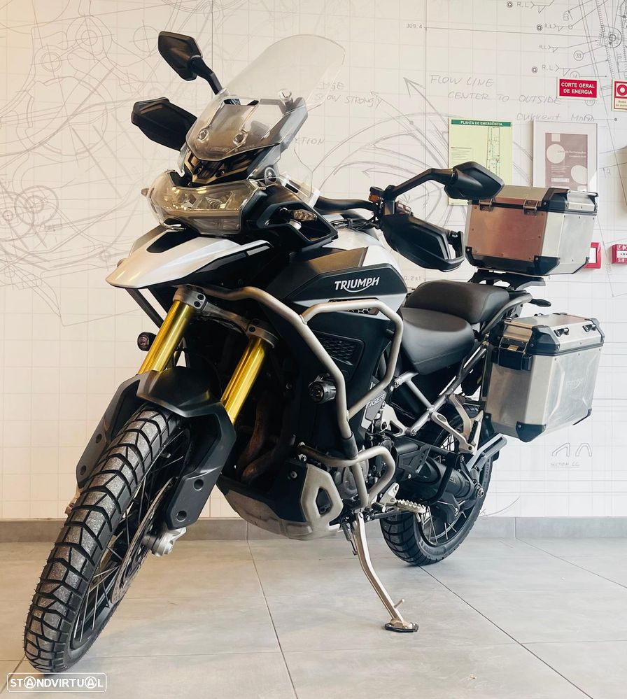 Triumph Tiger 1200 Rally Explorer - 11