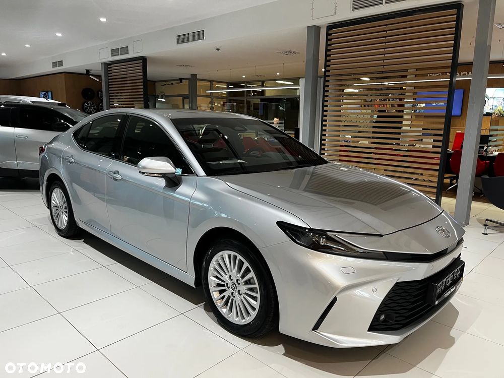 Toyota Camry 2.5 Hybrid Dynamic Force Comfort e-CVT - 2