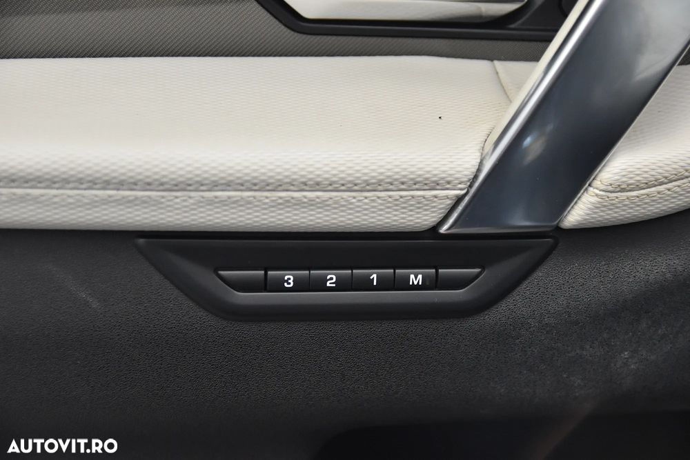 Land Rover Discovery Sport - 16