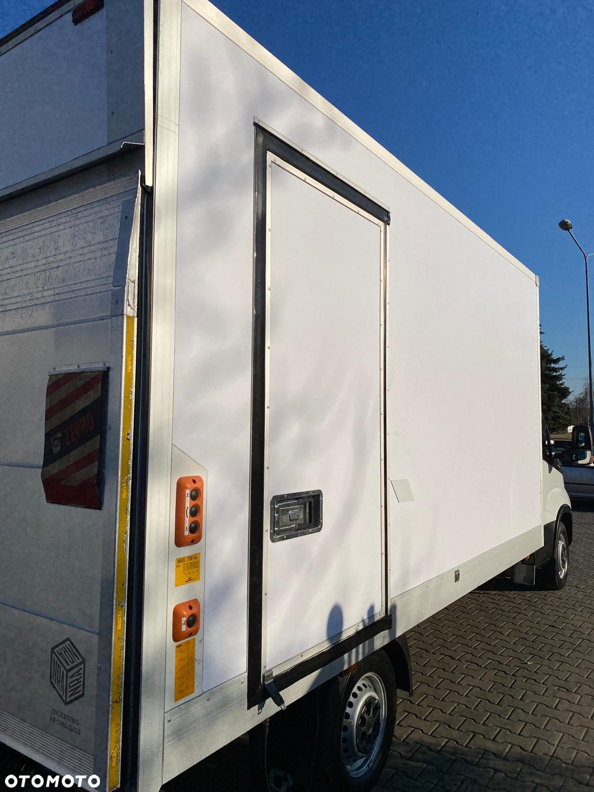 Iveco DAILY 35-160 2,3 HPI KONTENER CHŁODNIA MITSUBISHI WINDA ZEPRO - 17