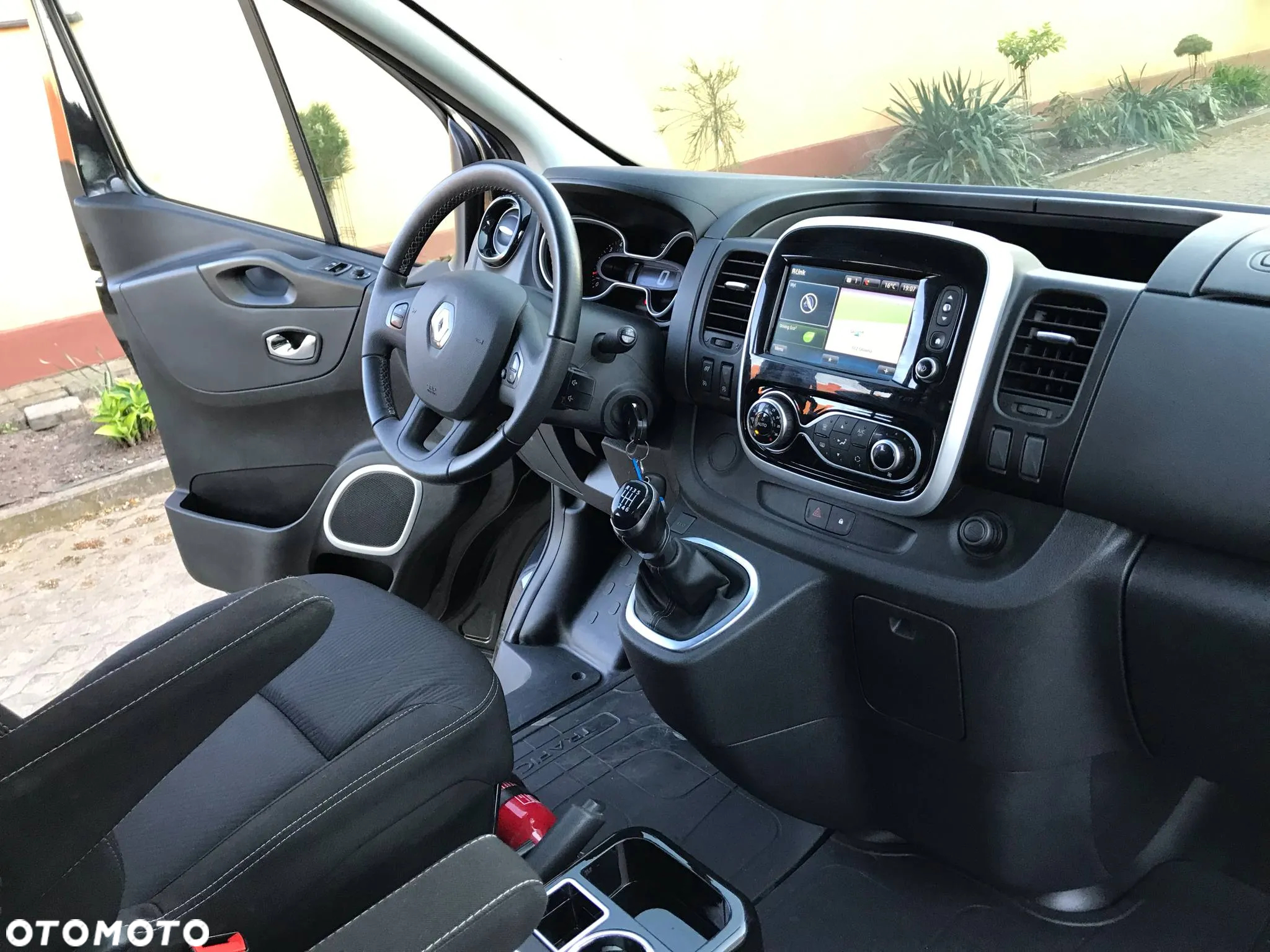 Renault Trafic - 12