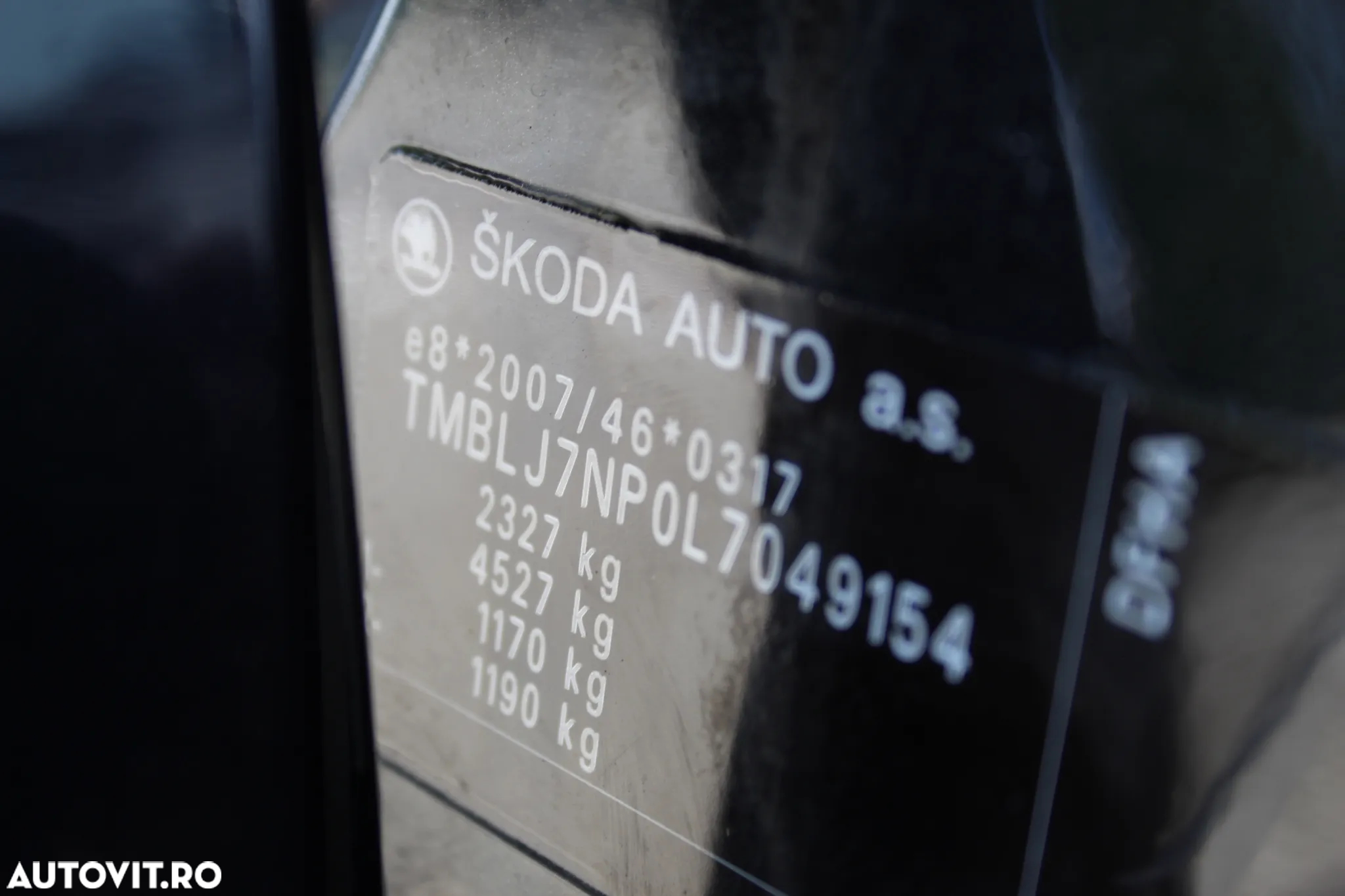 Skoda Superb Combi 2.0 TDI DSG 4X4 Laurin & Klement - 40