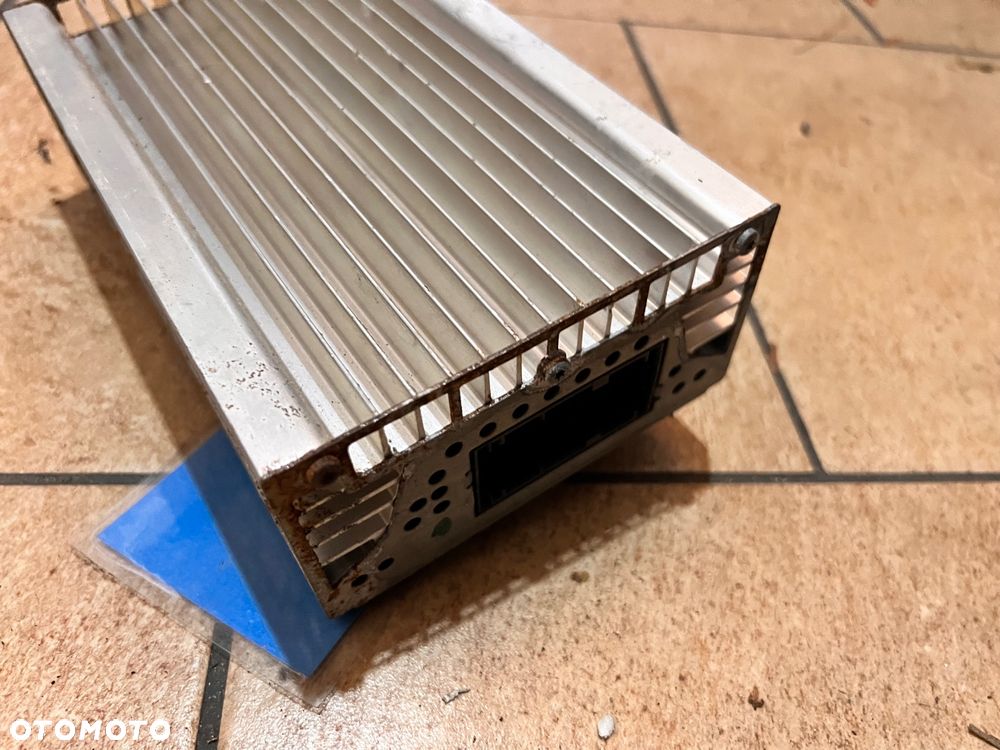 WZMACNIACZ BMW 9241335