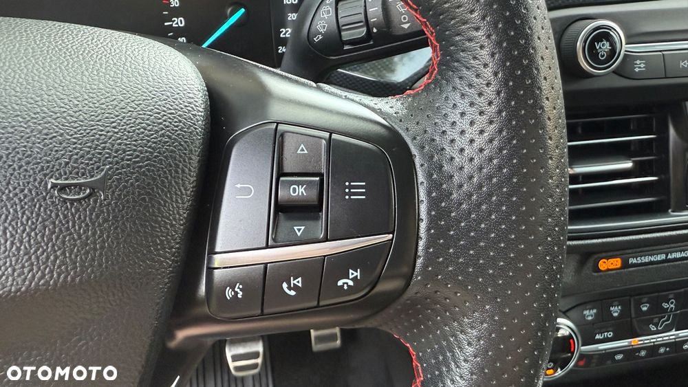 Ford Focus 1.5 EcoBlue Start-Stopp-System ST-LINE DESIGN - 12