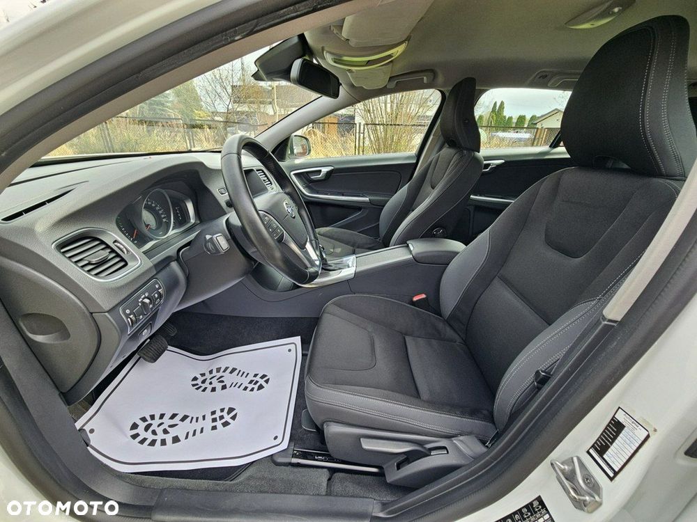 Volvo V60 D3 Geartronic Momentum - 11