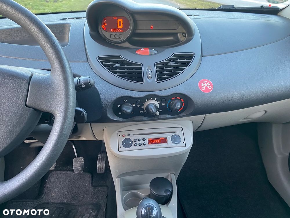 Renault Twingo 1.2 60 Authentique - 10