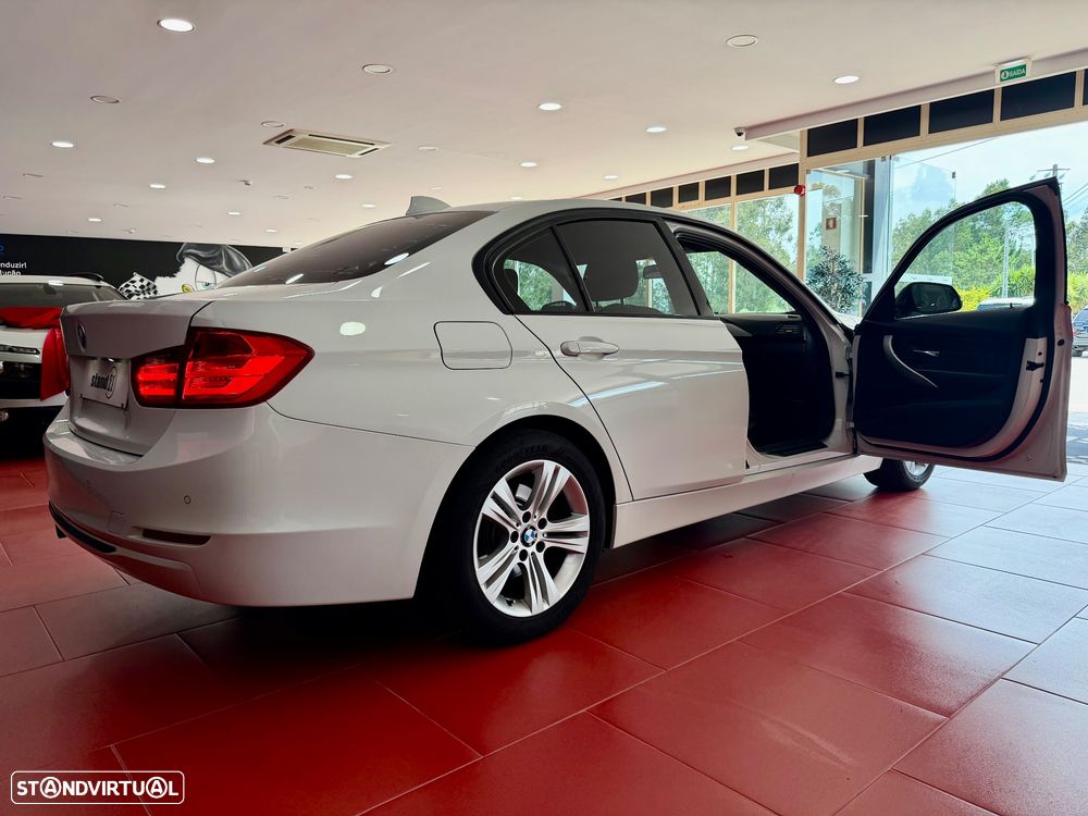 BMW 320 d Sport Line - 7