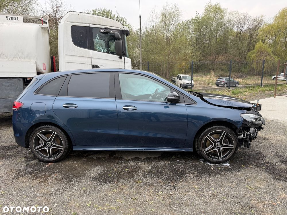 Mercedes-Benz Klasa B 250 e 8G-DCT AMG Line - 4