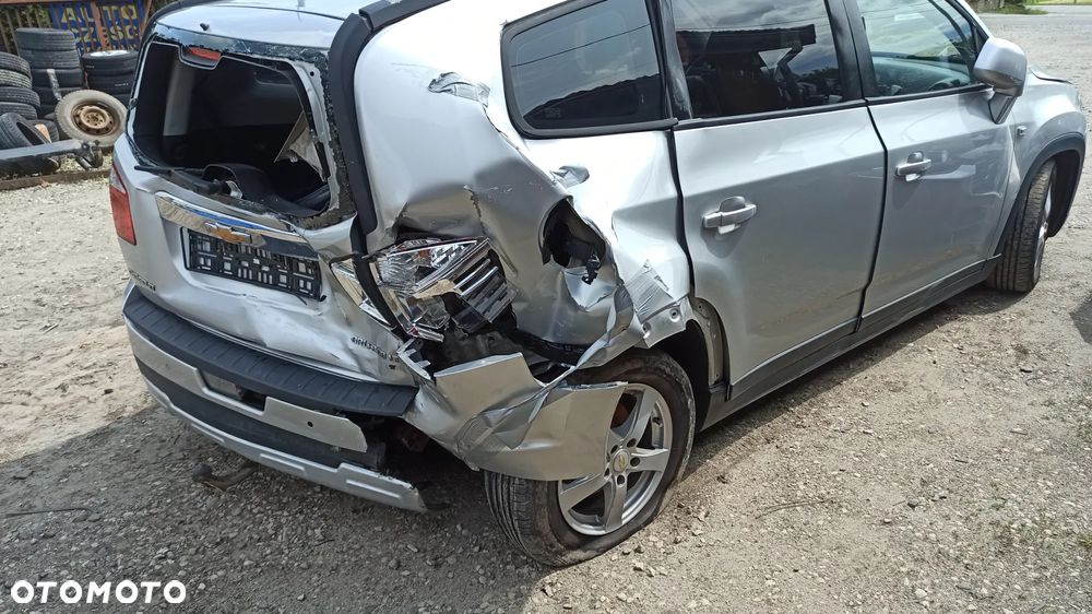 Chevrolet Orlando  10-   Silnik 1.8 B 2H0  błotnik zderzak maska  klapa  fotele GAN - 2
