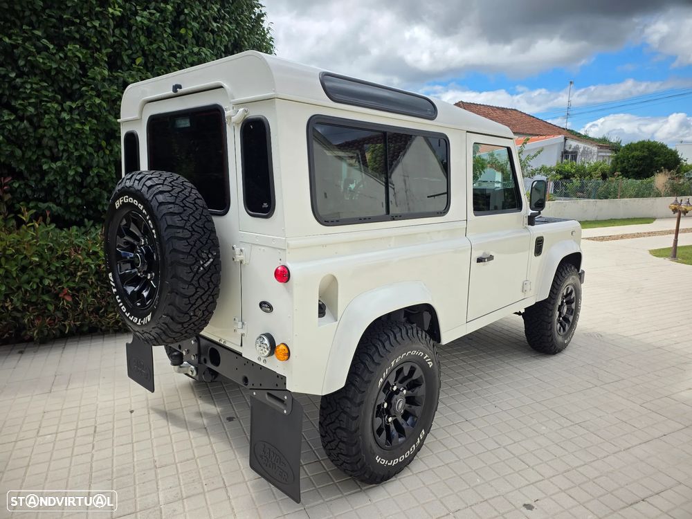 Land Rover Defender 90 2.4 CRD S - 8