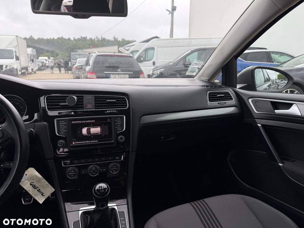 Volkswagen Golf - 11