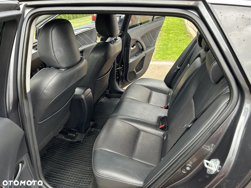 Toyota Avensis - 26