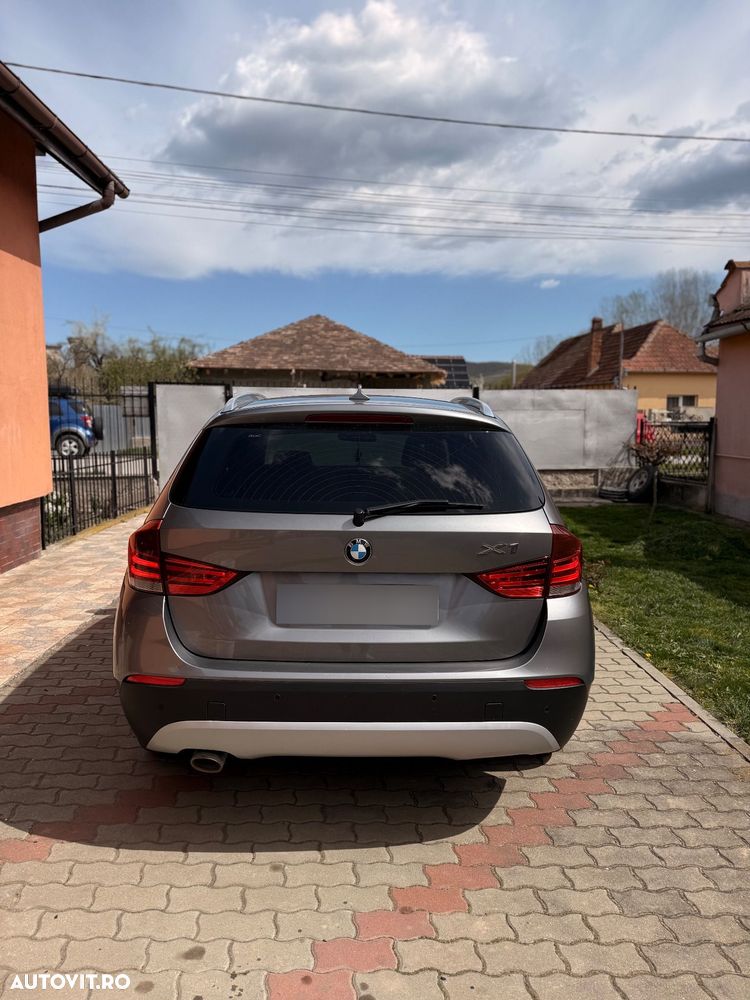 BMW X1 xDrive20d - 11