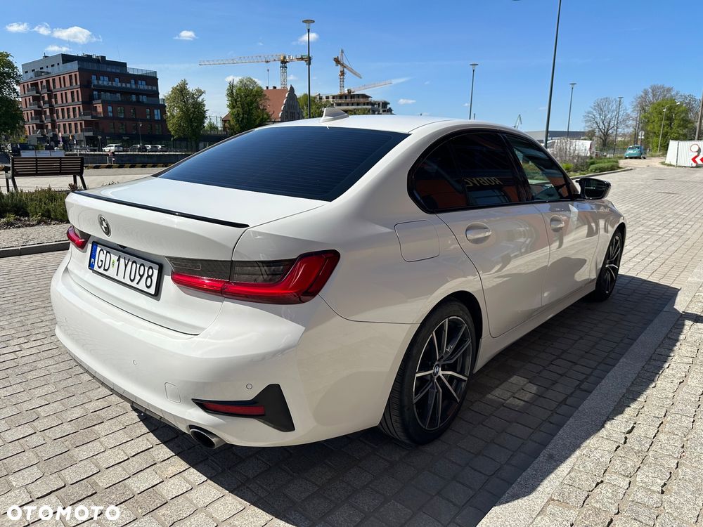 BMW Seria 3 330i Sport Line - 6