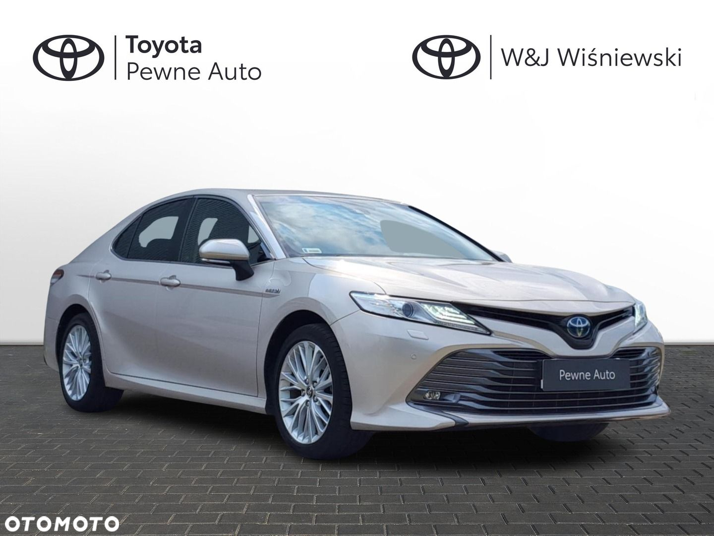 Toyota Camry - 18