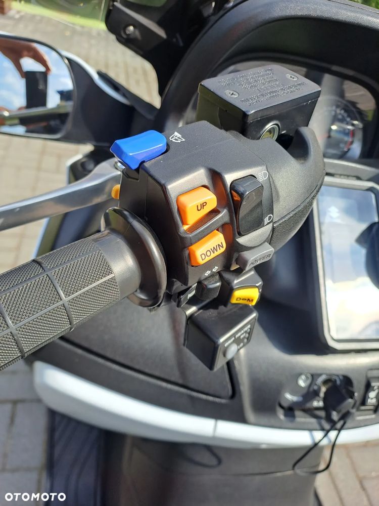 Suzuki Burgman - 10