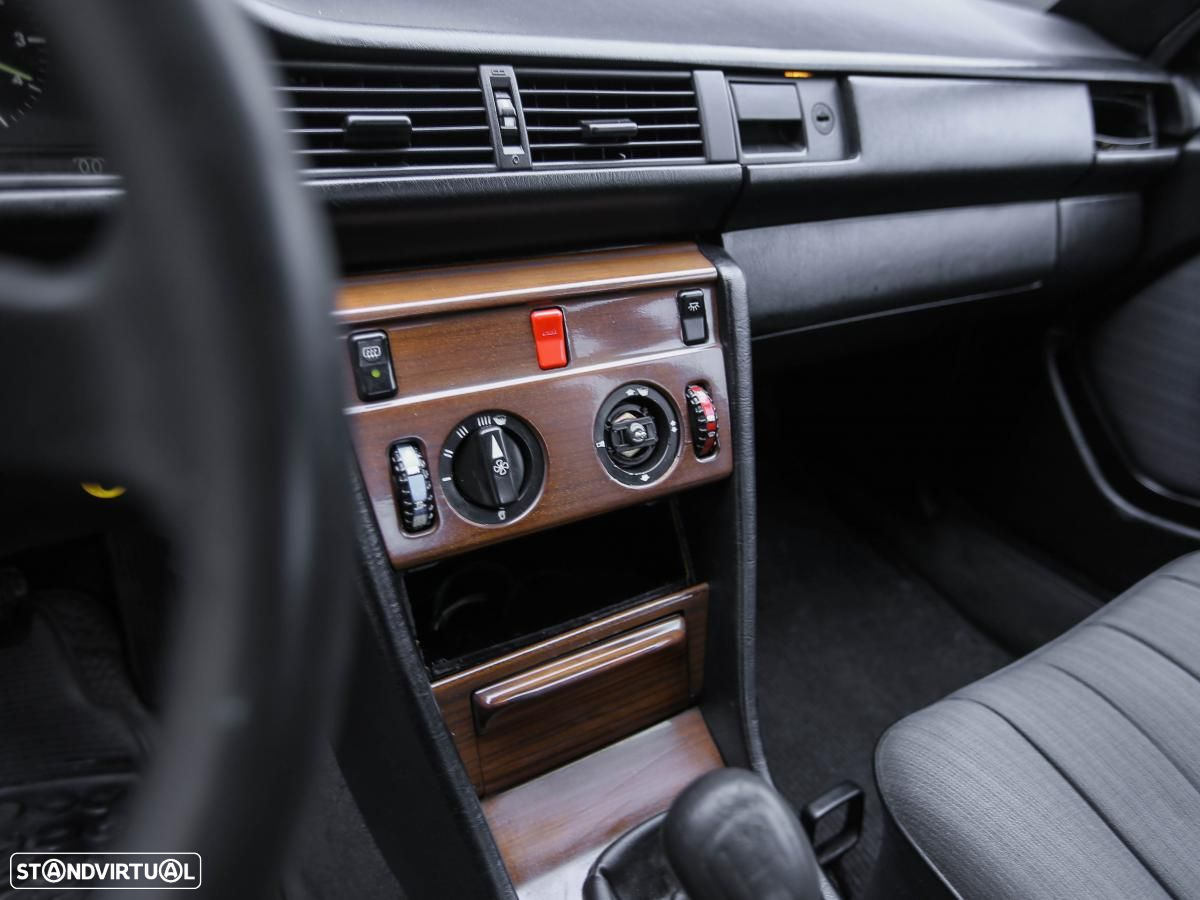 Mercedes-Benz 250 - 10