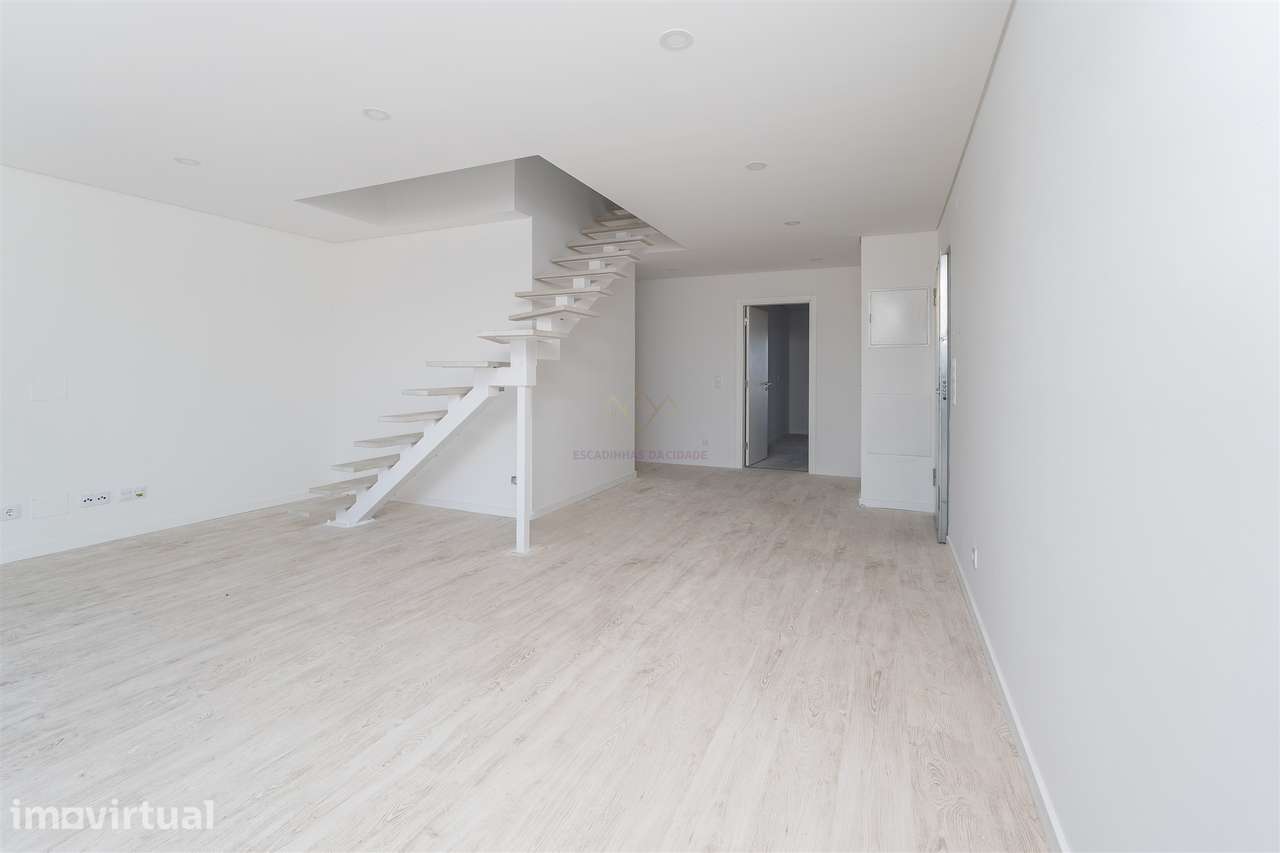 Exclusivo T3+1 Duplex com Amplas Varandas e Sótão de 46m² | Condomínio - Grande imagem: 5/56