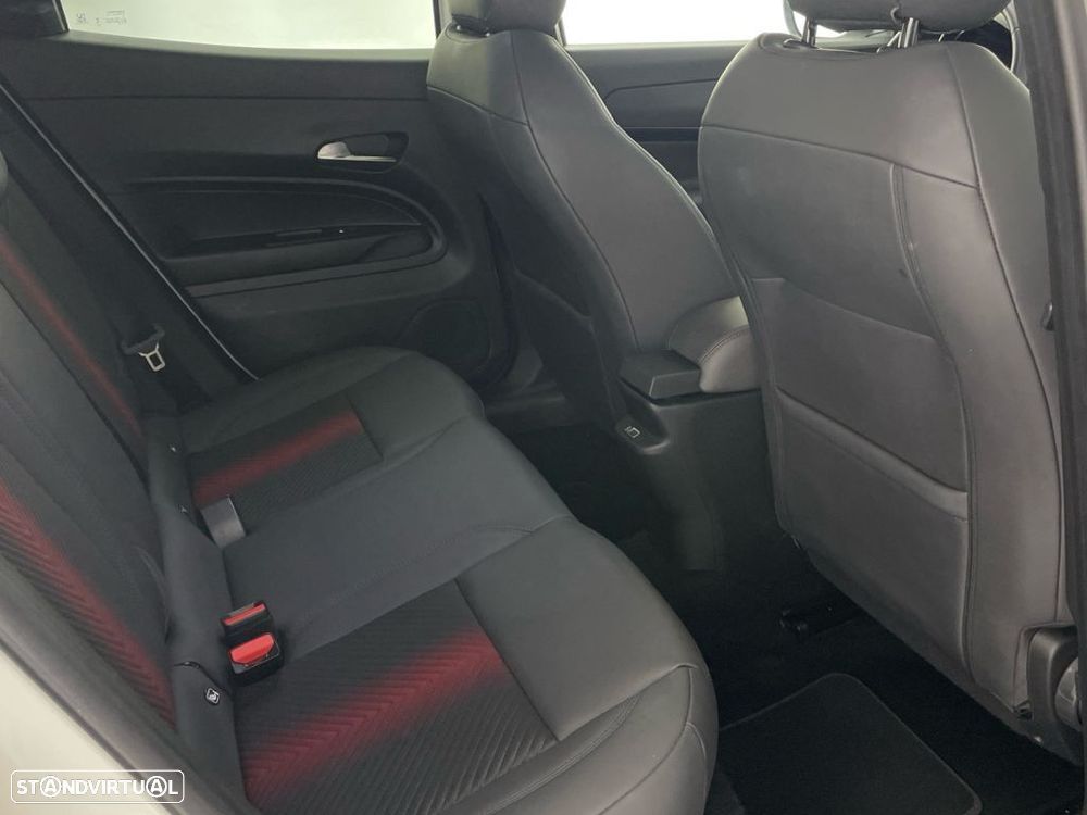 Alfa Romeo Junior 1.2 eDCT6 - 24