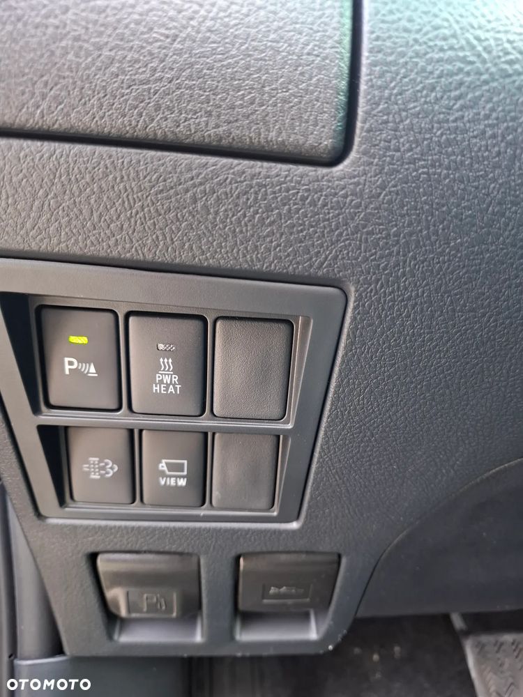 Toyota Hilux 2.8 D-4D Double Cab Invincible 4x4 - 12