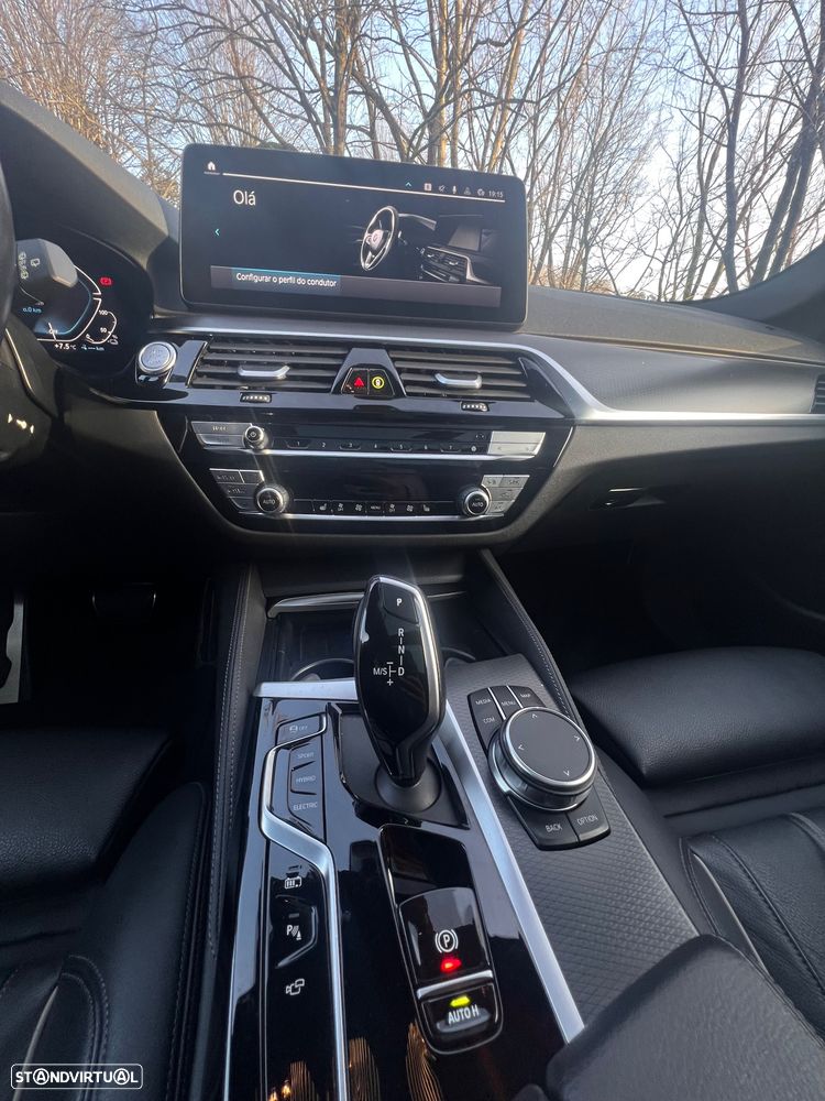 BMW 530 e Pack Desportivo M - 11