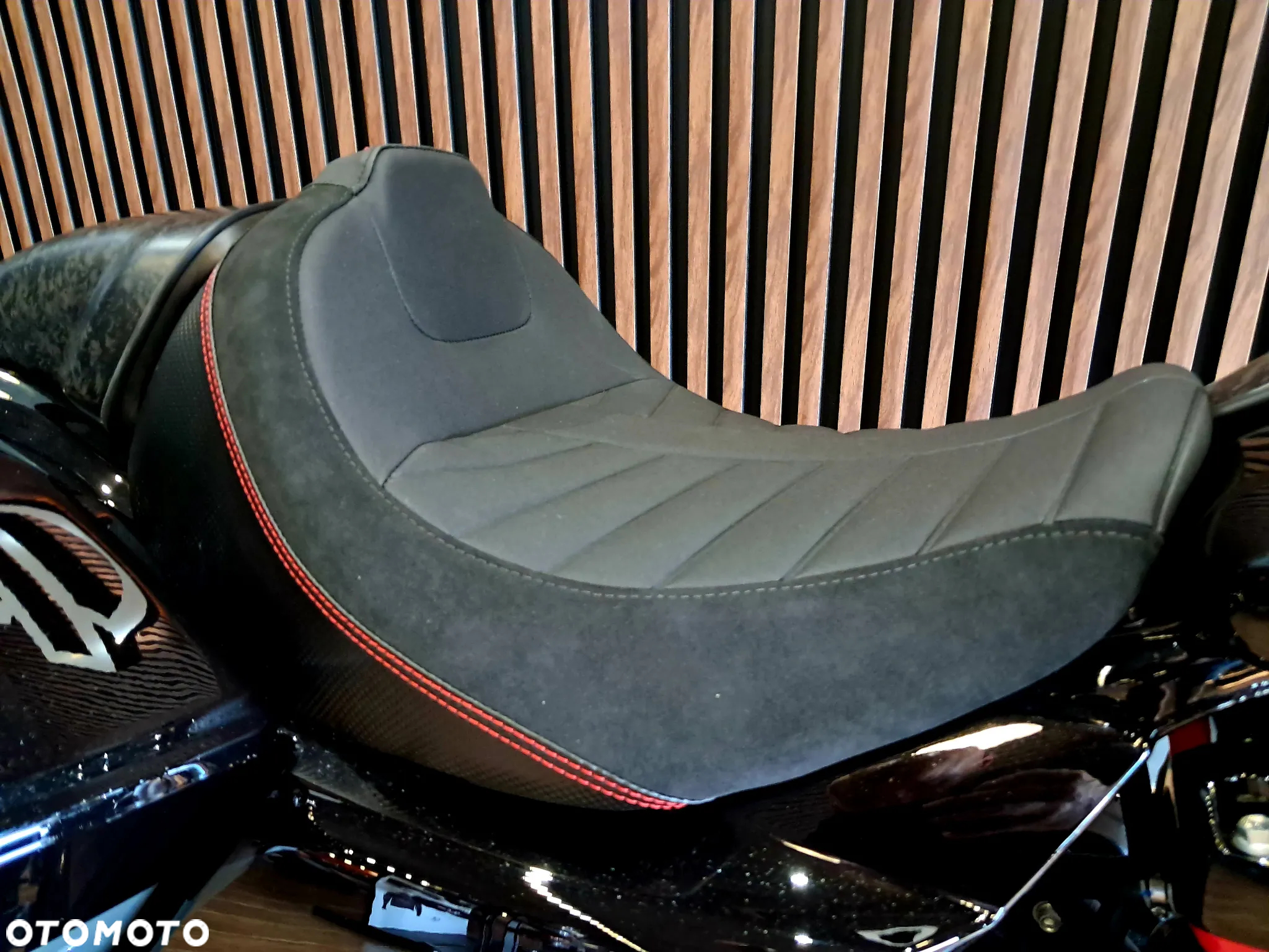 Harley-Davidson Touring Road Glide - 11