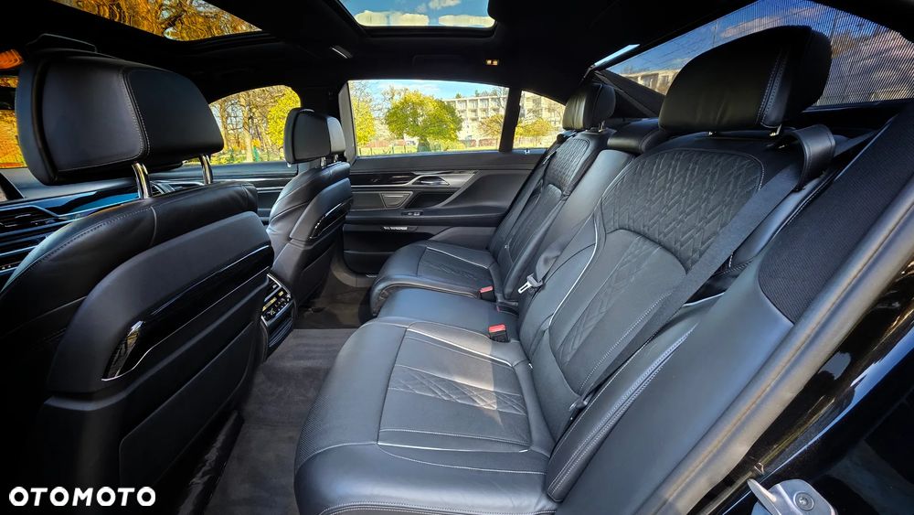 BMW Seria 7 750Li Edition Exclusive - 24