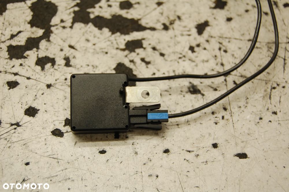 WZMACNIACZ ANTENY 8374266 BMW 5 E39 - 2