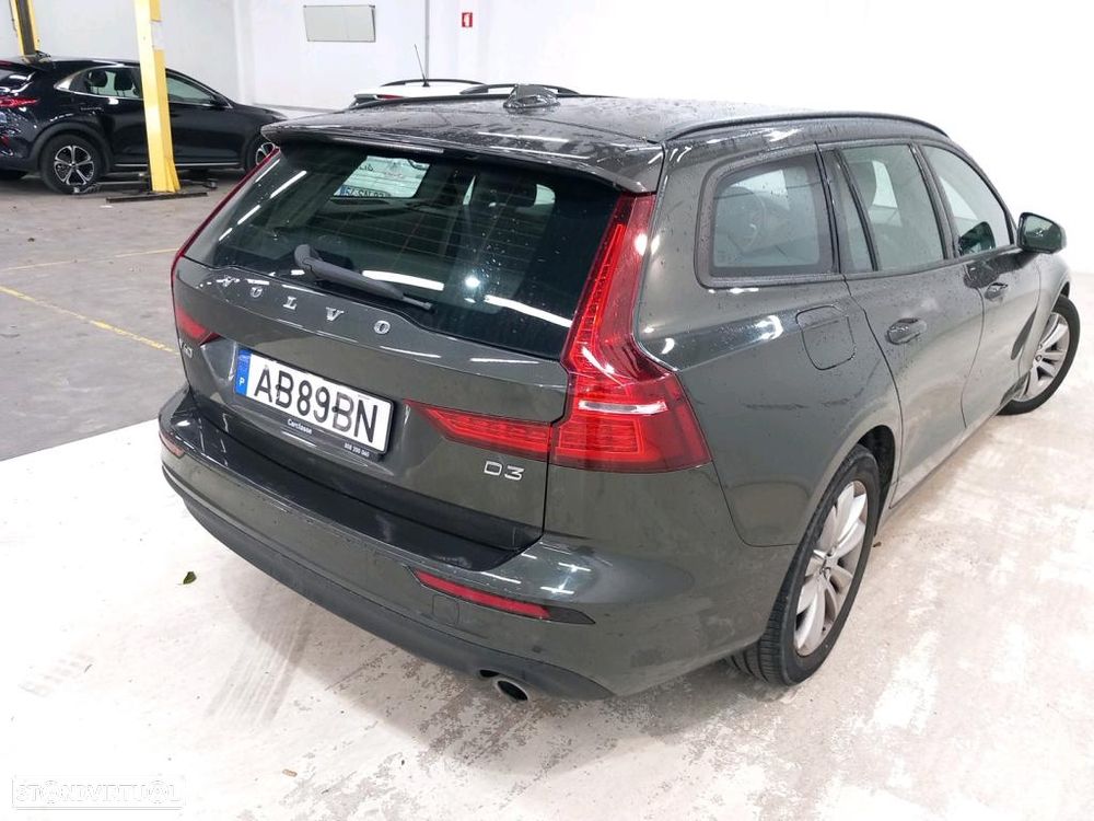 Volvo V60 2.0 D3 Momentum - 3