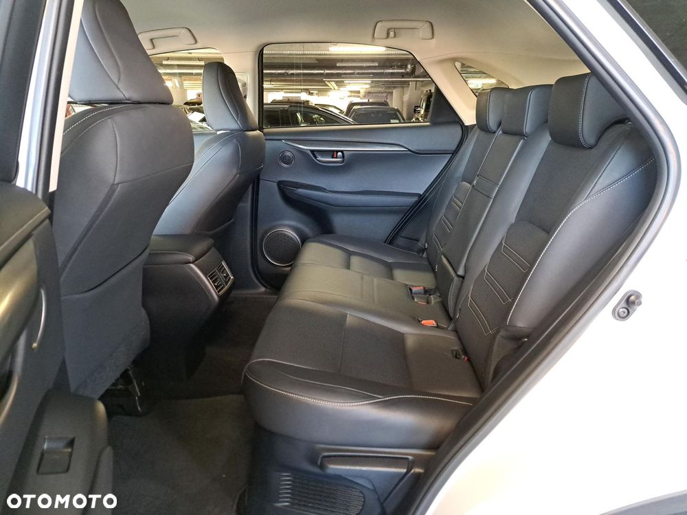 Lexus NX 200t Comfort AWD - 31