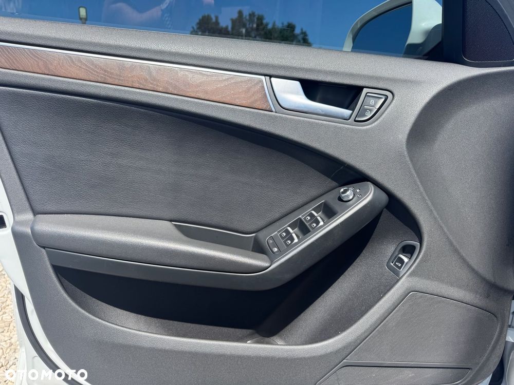 Audi A4 Limousine - 12