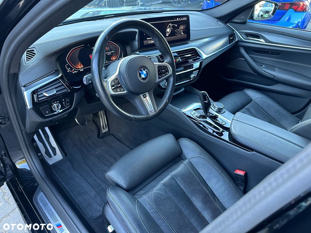 BMW Seria 5 530i xDrive mHEV M Sport sport - 12