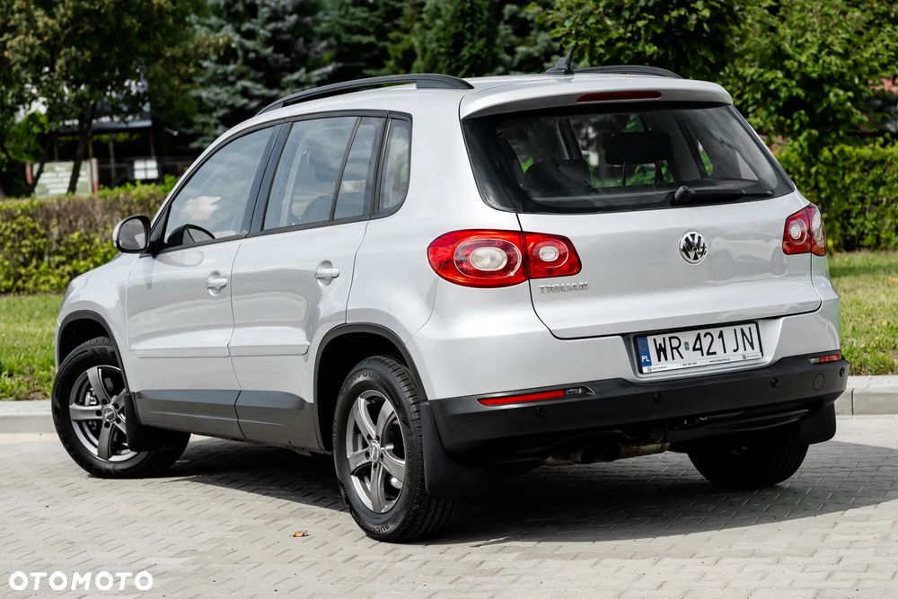 Volkswagen Tiguan - 11