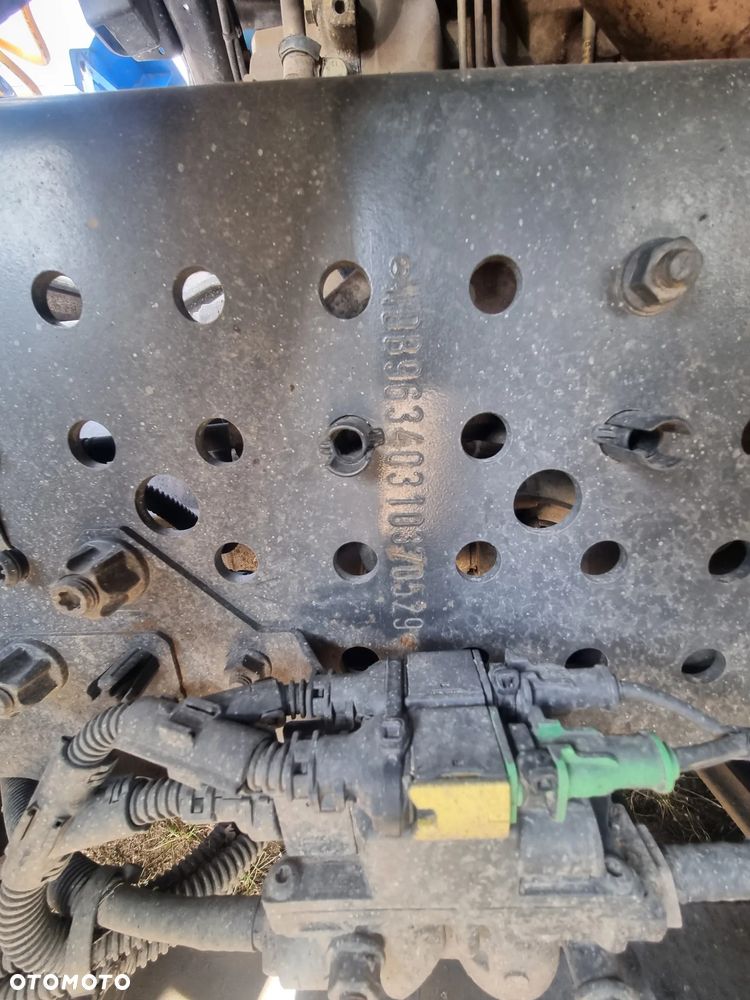 Mercedes-Benz 1845 - 14